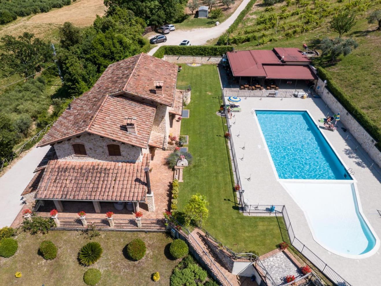 Agriturismo Isola Verde SantʼUrbano Екстериор снимка
