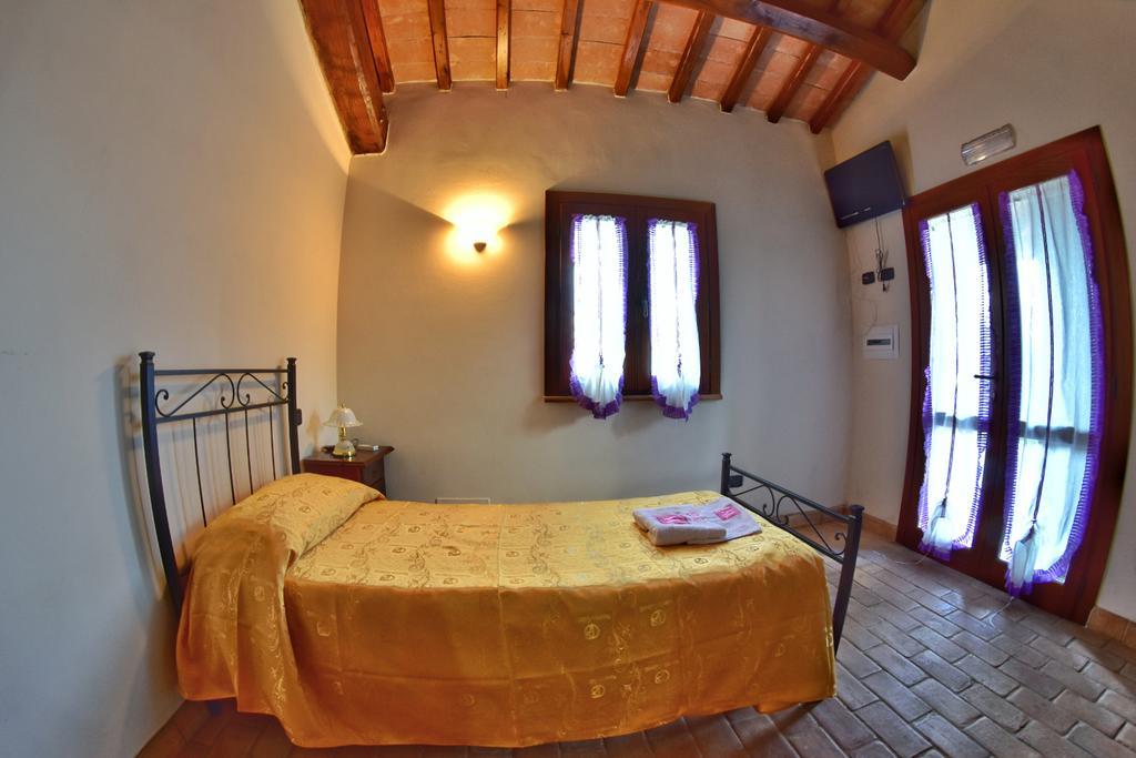 Agriturismo Isola Verde SantʼUrbano Екстериор снимка