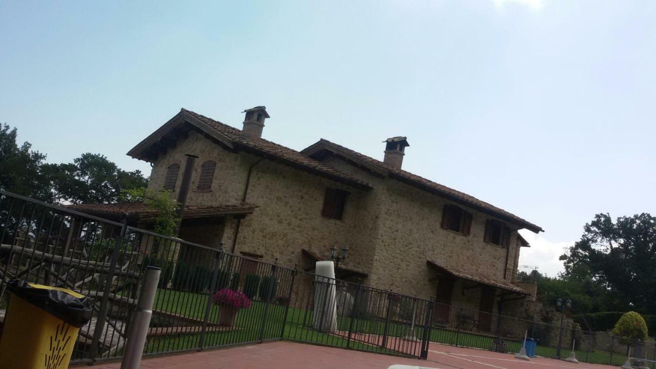 Agriturismo Isola Verde SantʼUrbano Екстериор снимка